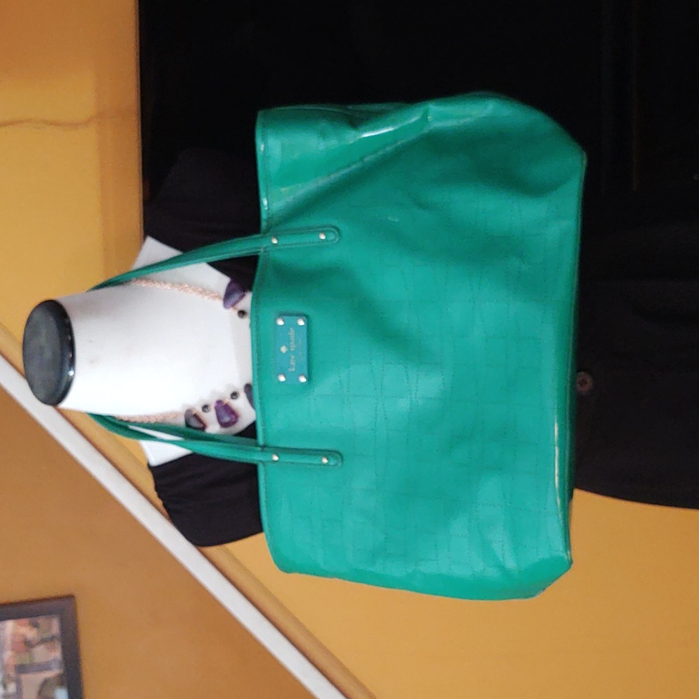 Glorious GREEN patent leather Kate Spade tote.